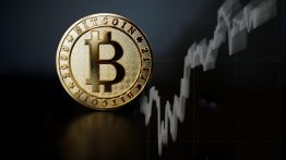 سقوط  بیت کوین تا کجا ادامه دارد؟قیمت بیت کوین به۹,۰۰۰ دلار رسید